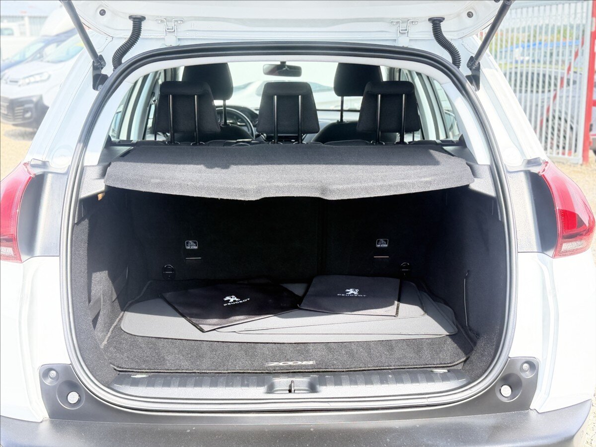 Peugeot 2008 SUV / Terénní 1,2 l 61 kw