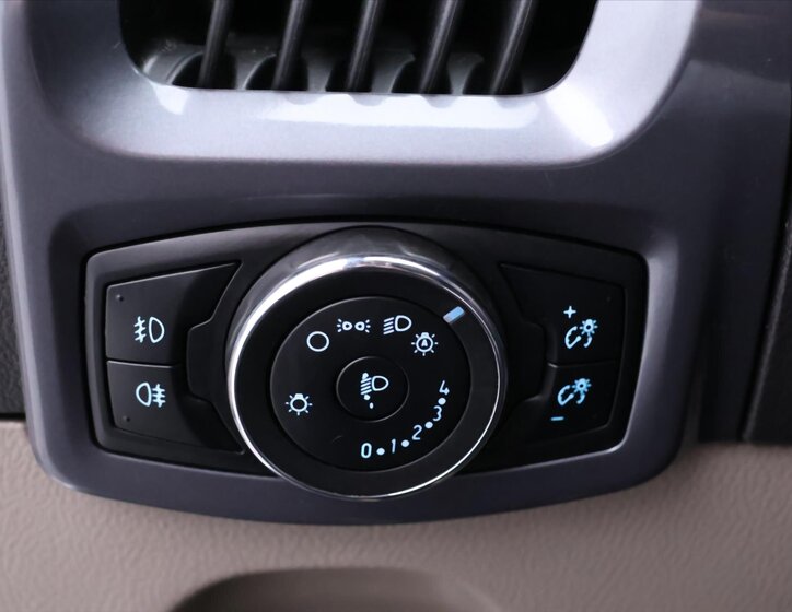 Ford Tourneo Custom Kombi 2,0 l 125 kw