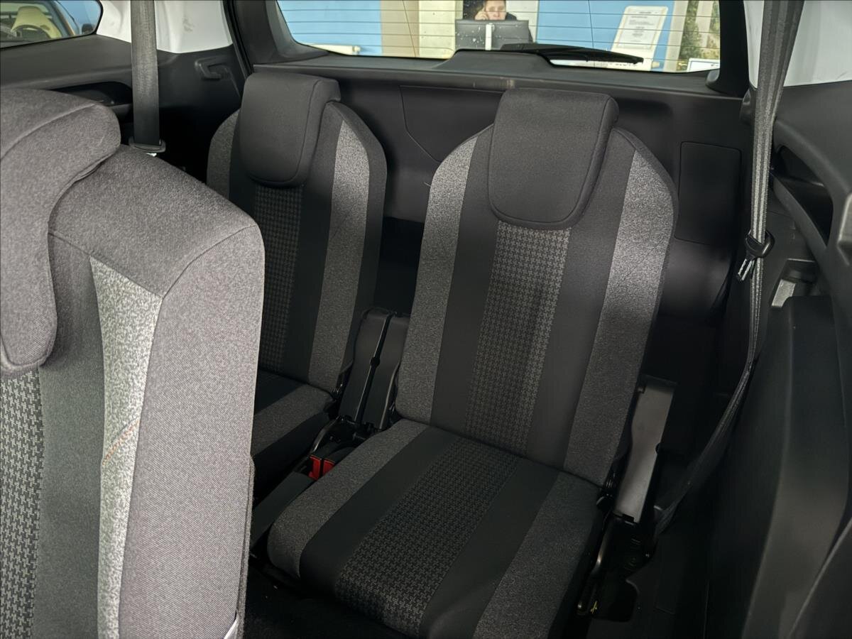 Peugeot 5008 SUV 2,0 l 110 kw