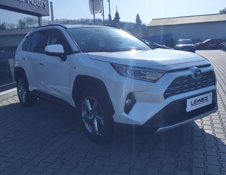Toyota RAV4 SUV / Terénní 2,5 l 163 kw
