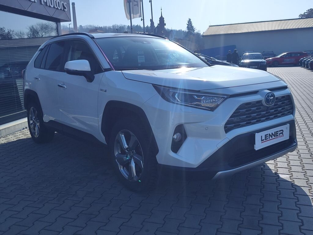Toyota RAV4 SUV / Terénní 2,5 l 163 kw