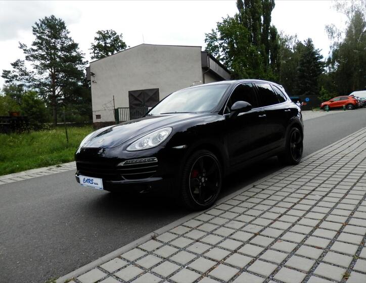 Porsche Cayenne 1