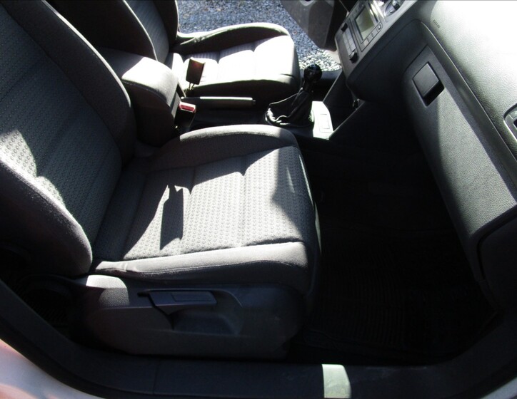 Volkswagen Touran 16