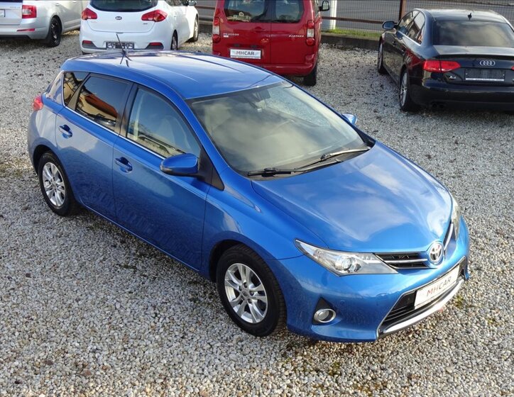 Toyota Auris 1