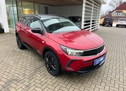 Opel Grandland SUV 1,2 l 96 kw