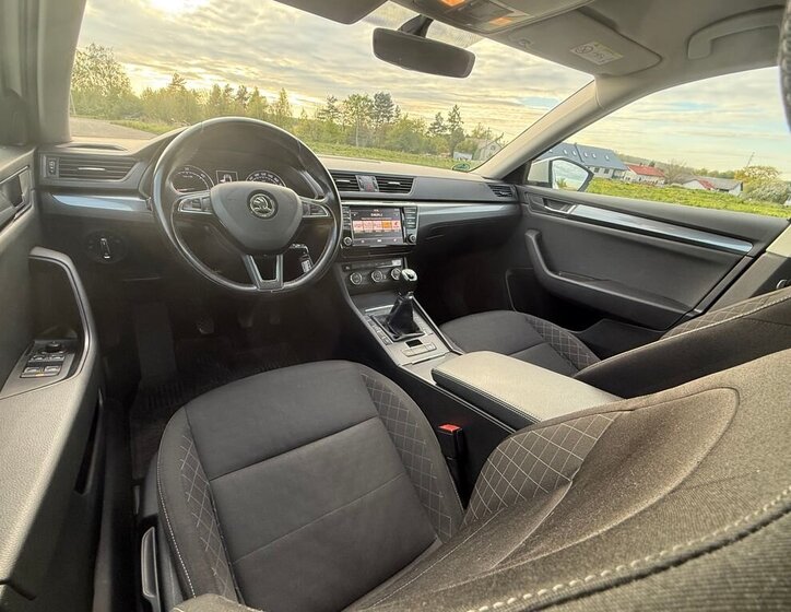 Škoda Superb Sedan / Limuzína 2,0 l 110 kw