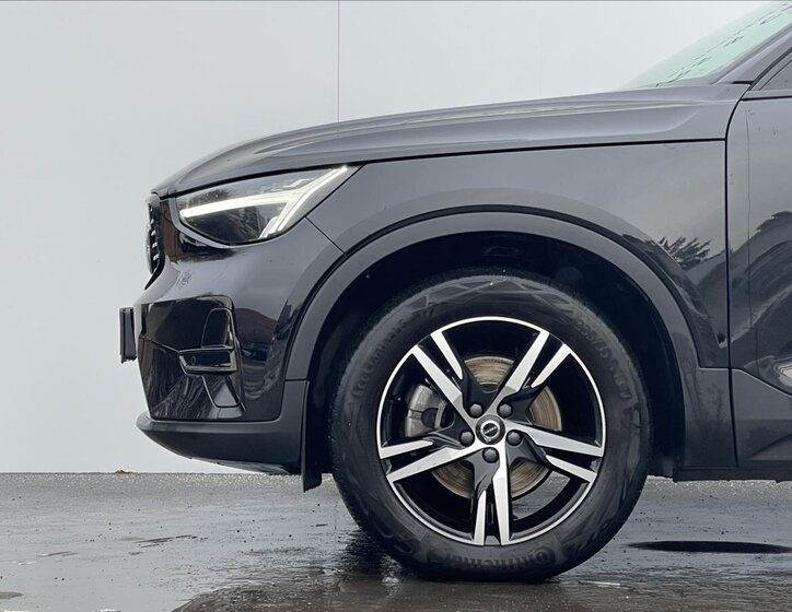 Volvo XC40 SUV / Terénní 2,0 l 145 kw