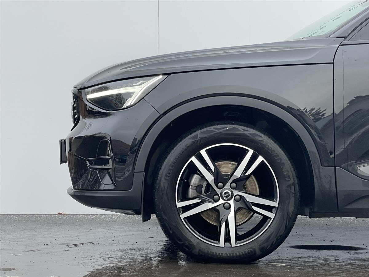 Volvo XC40 SUV / Terénní 2,0 l 145 kw