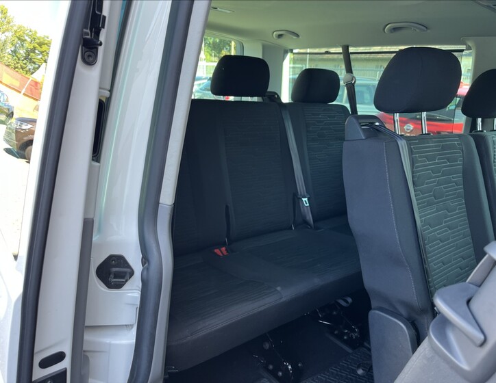 Volkswagen Caravelle 22