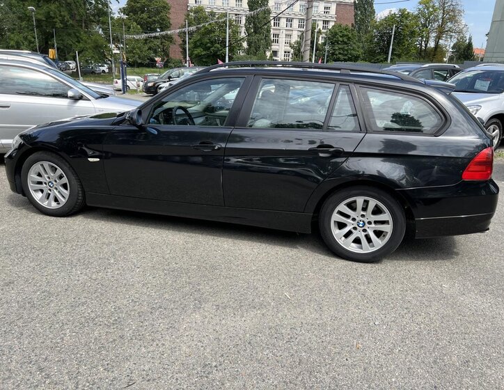 BMW Řada 3 Kombi 2,0 l 120 kw