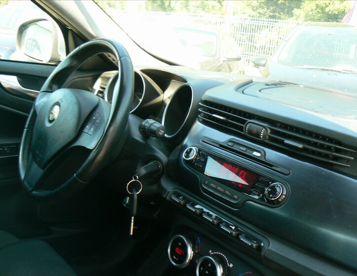 Alfa Romeo Giulietta 15