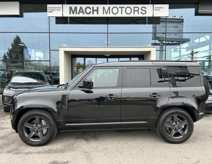 Land Rover Defender 3