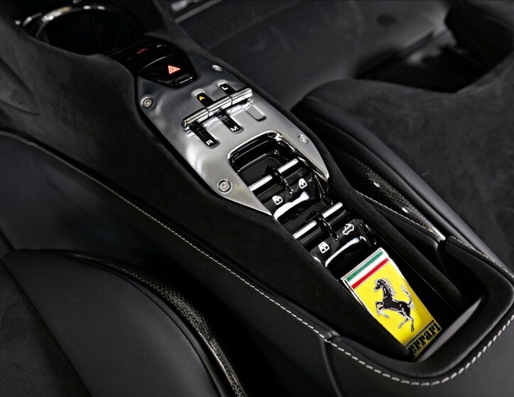 Ferrari SF90 Kabriolet 4,0 l 735 kw