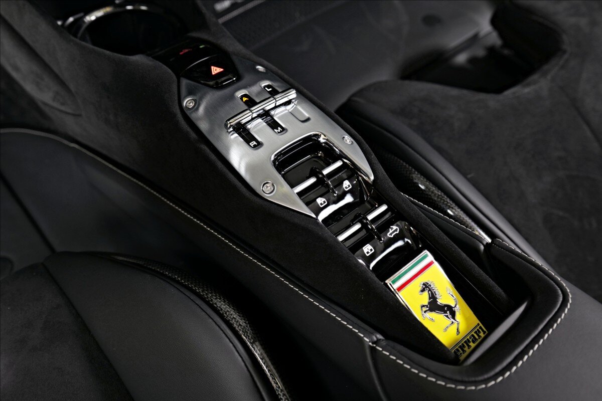 Ferrari SF90 Kabriolet 4,0 l 735 kw