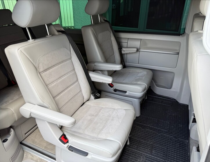 Volkswagen Multivan 22