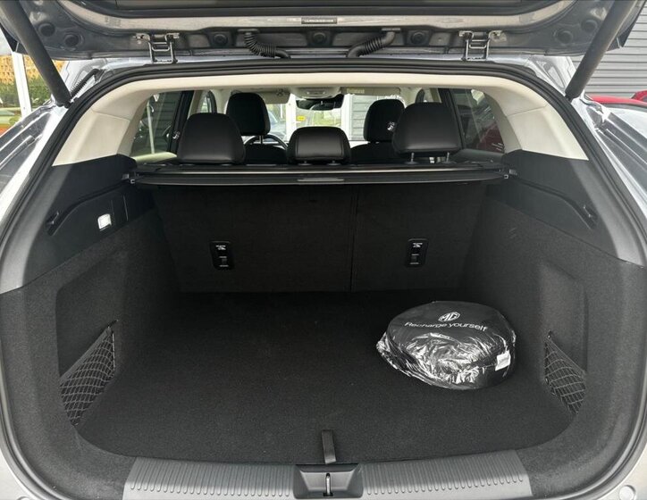 MG HS SUV 1,5 l 105 kw