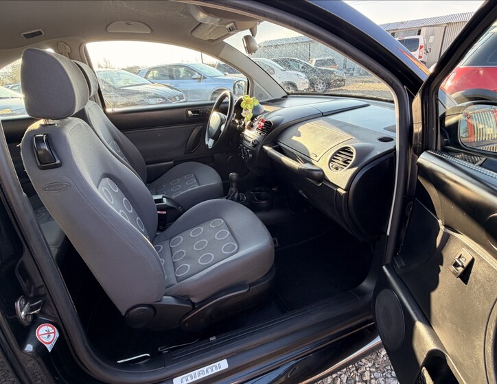 Volkswagen New Beetle 15