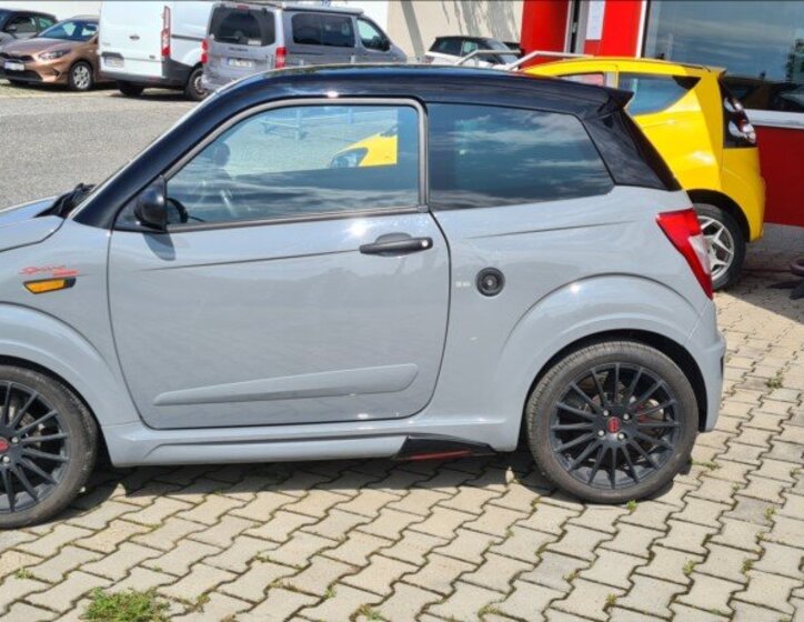 Ligier JS 50 L Hatchback 478,0 6 kw