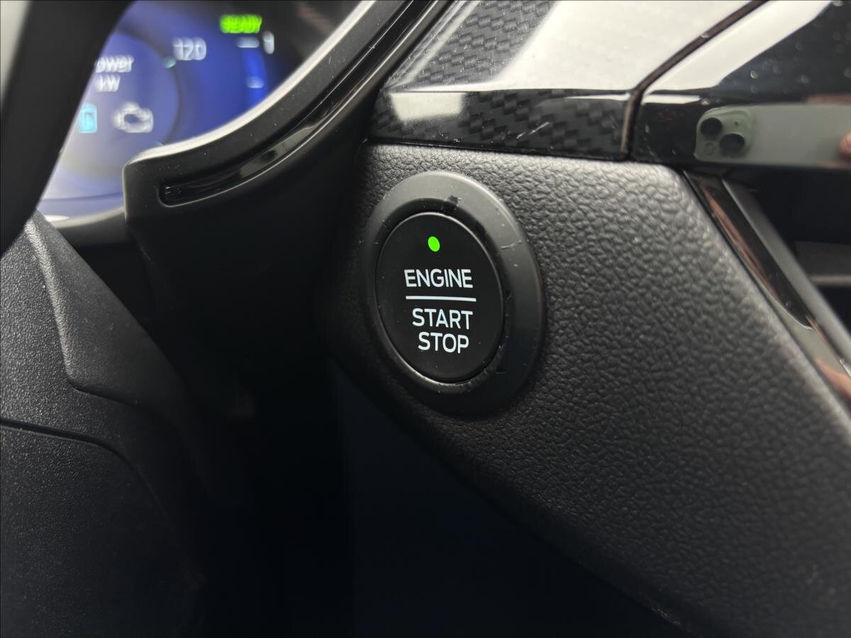 Ford Kuga SUV / Terénní 2,5 l 140 kw