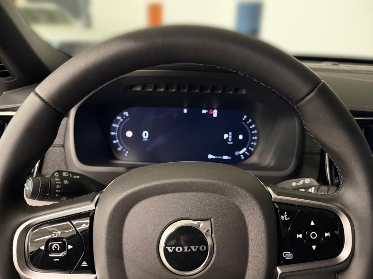 Volvo XC90 SUV / Terénní 2,0 l 184 kw