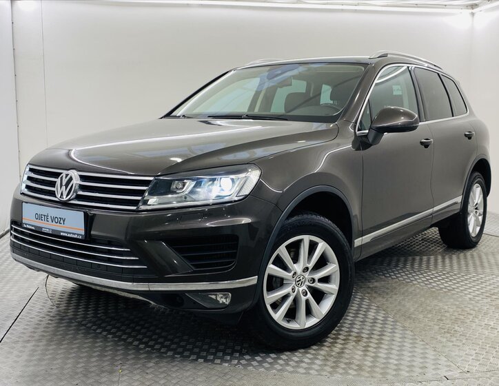 Volkswagen Touareg 1