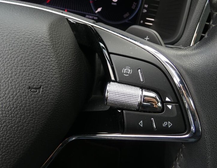 Škoda Karoq SUV / Terénní 1,5 l 110 kw