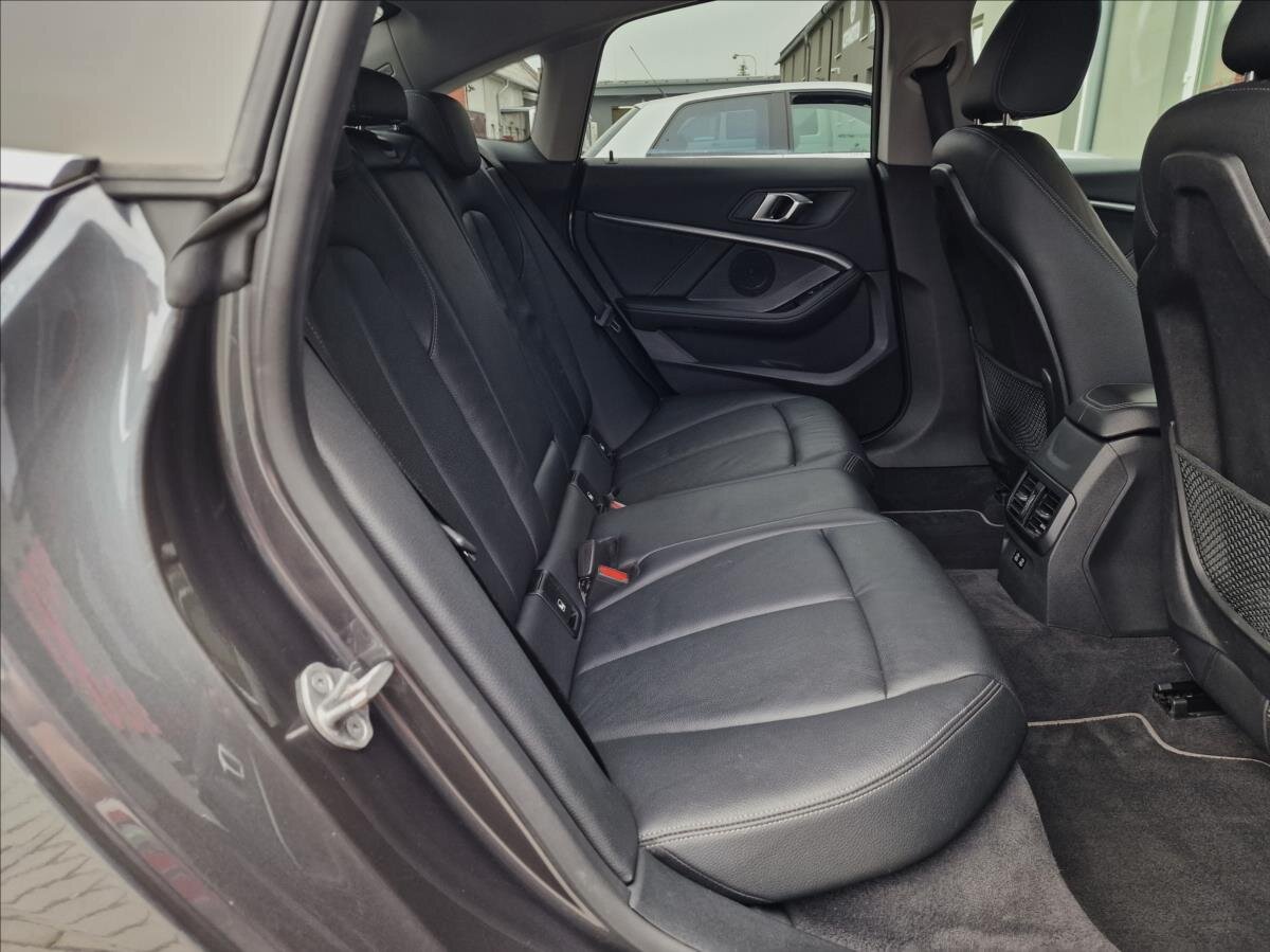 BMW Řada 2 Sedan / Limuzína 2,0 l 110 kw