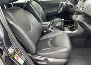 Toyota RAV4 SUV 2,2 l 100 kw