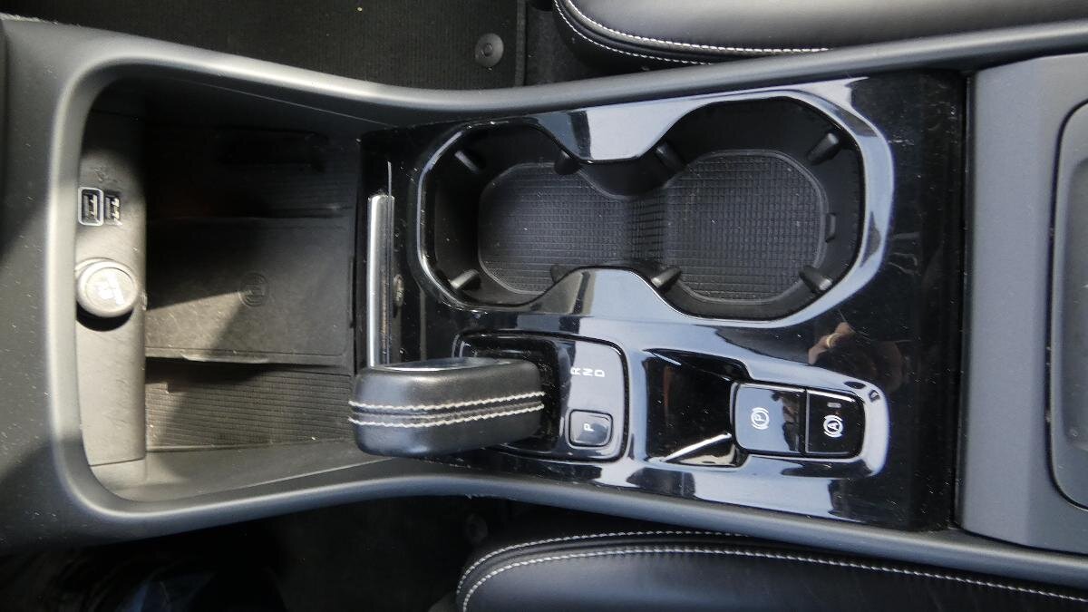 Volvo XC40 SUV / Terénní 2,0 l 145 kw