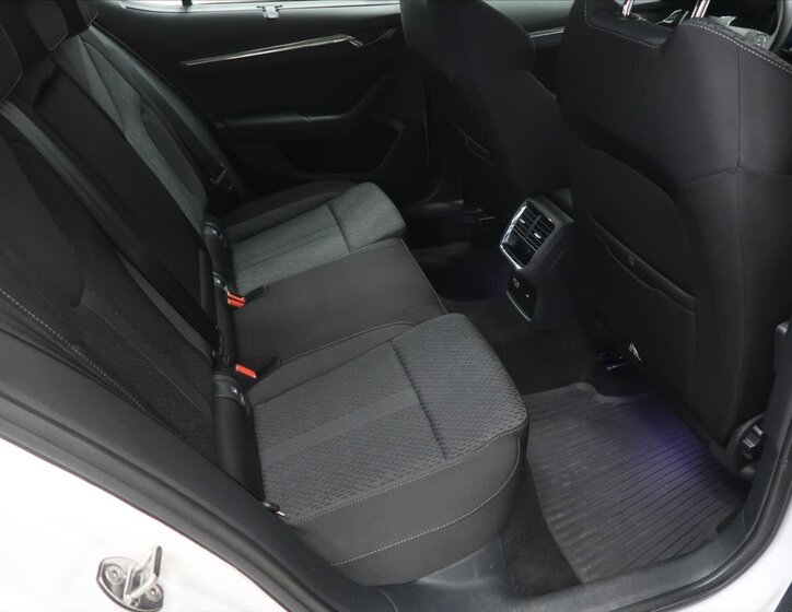 Škoda Octavia Sedan / Limuzína 1,5 l 110 kw