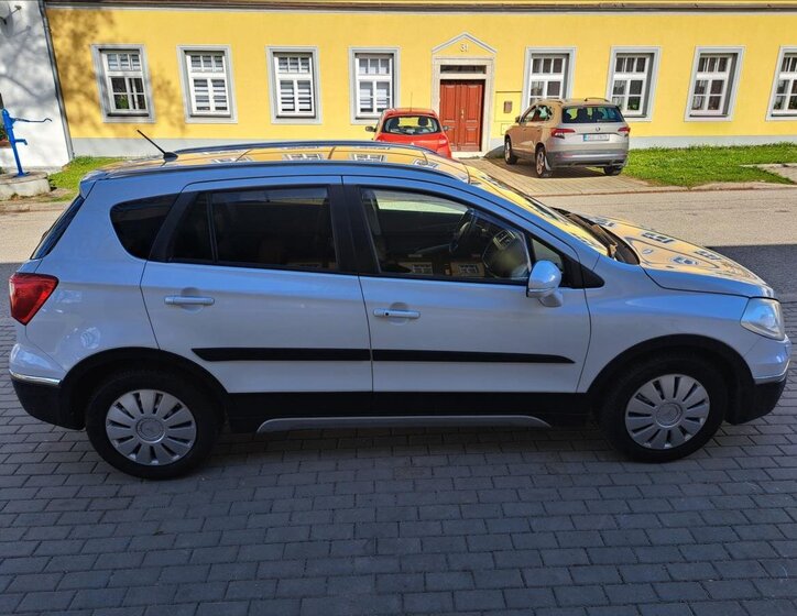 Suzuki SX4 S-Cross Hatchback 1,6 l 88 kw