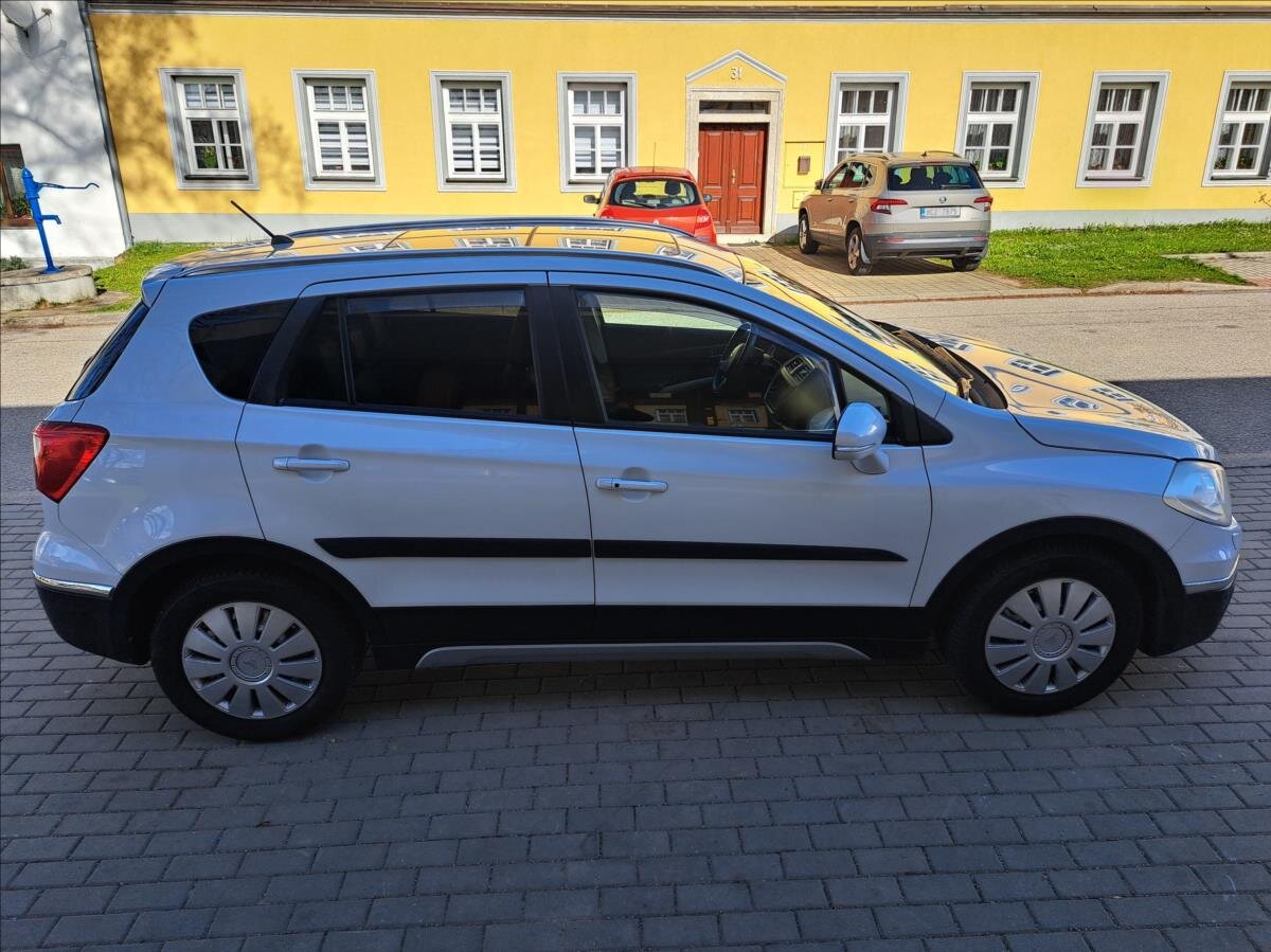 Suzuki SX4 S-Cross Hatchback 1,6 l 88 kw