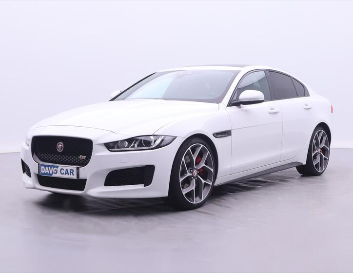 Jaguar XE 3