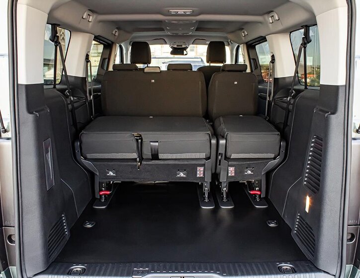 Peugeot Traveller MPV 2,0 l 130 kw
