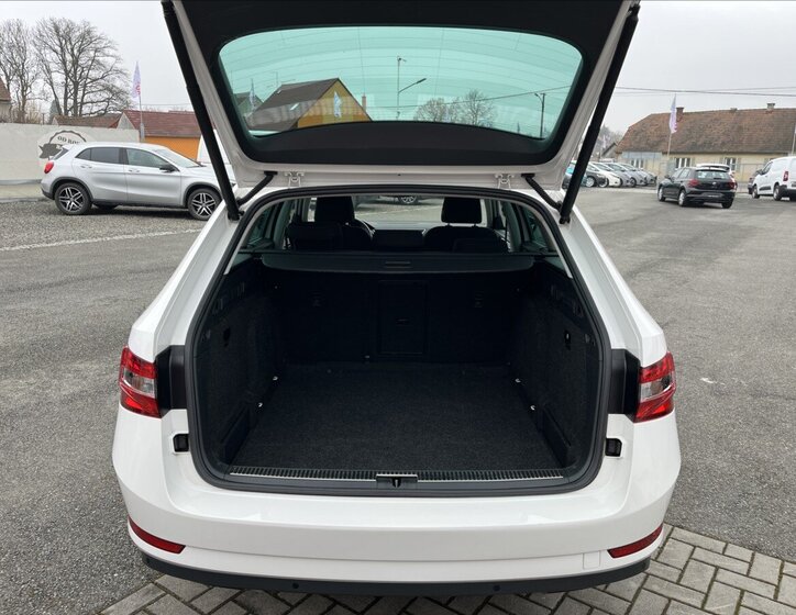 Škoda Superb Kombi 2,0 l 110 kw