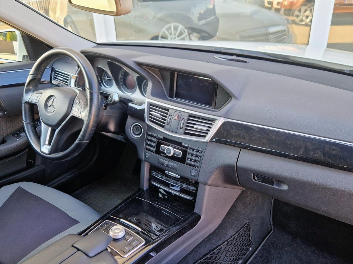 Mercedes-Benz Třídy E Sedan / Limuzína 3,0 l 195 kw