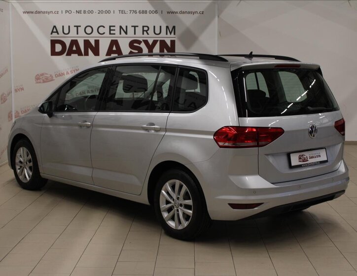 Volkswagen Touran 6