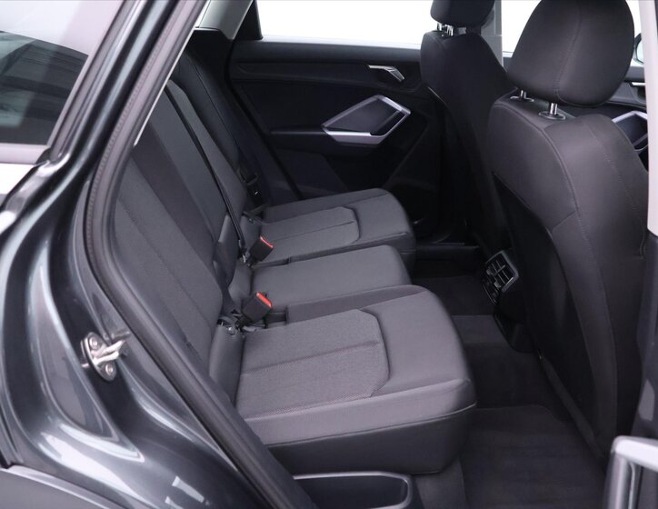 Audi Q3 SUV / Terénní 1,5 l 110 kw