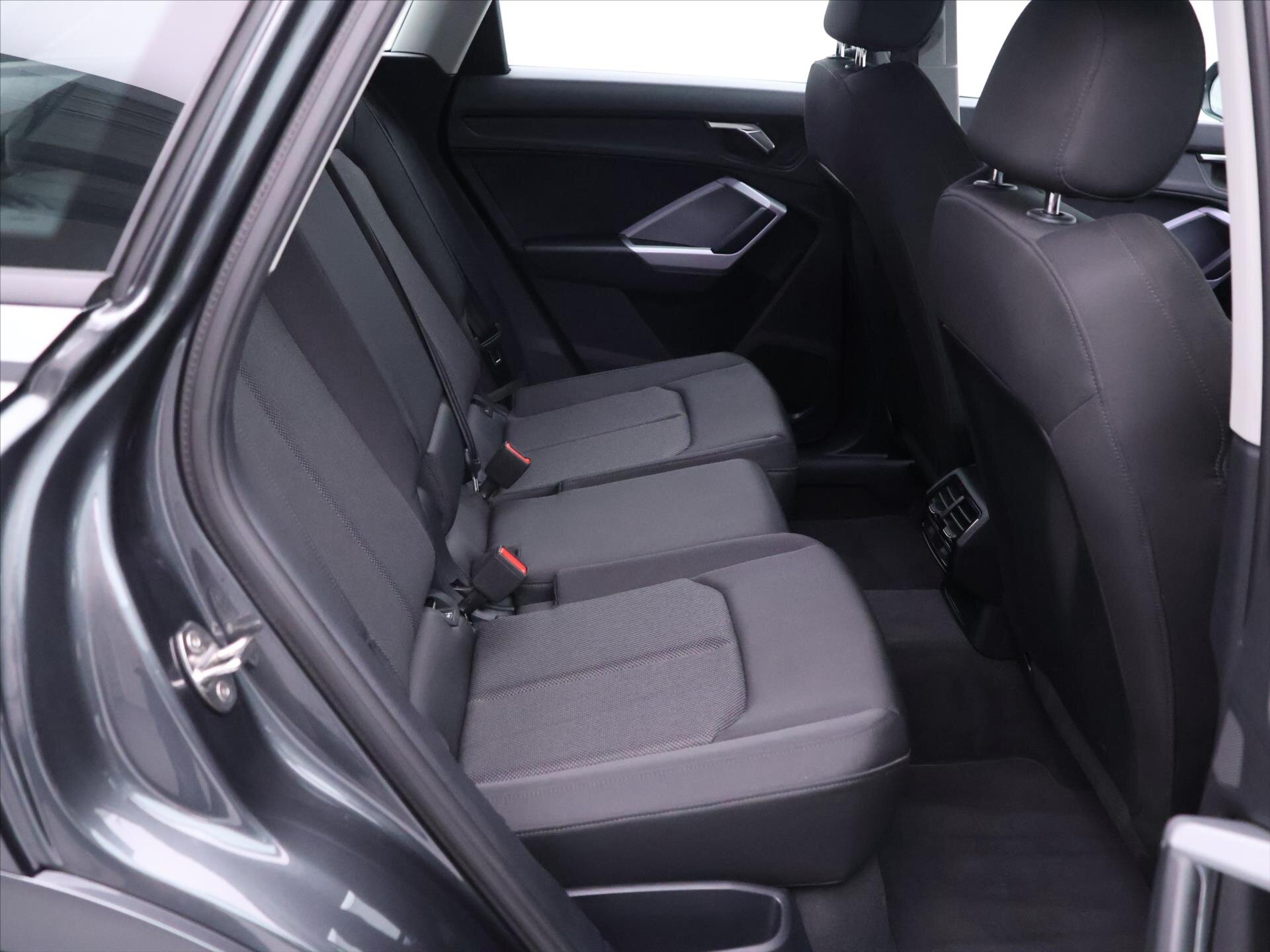 Audi Q3 SUV / Terénní 1,5 l 110 kw