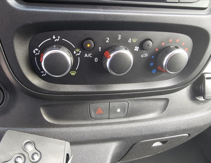 Renault Trafic 18