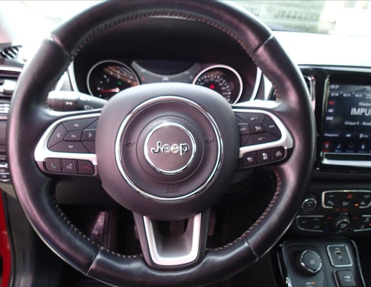 Jeep Compass SUV / Terénní 2,0 l 103 kw