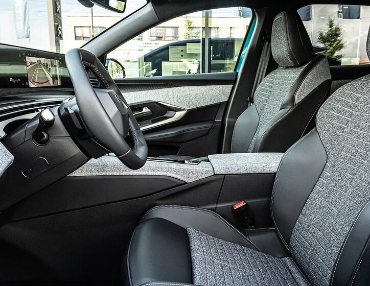 Peugeot 3008 SUV 1,2 l 107 kw