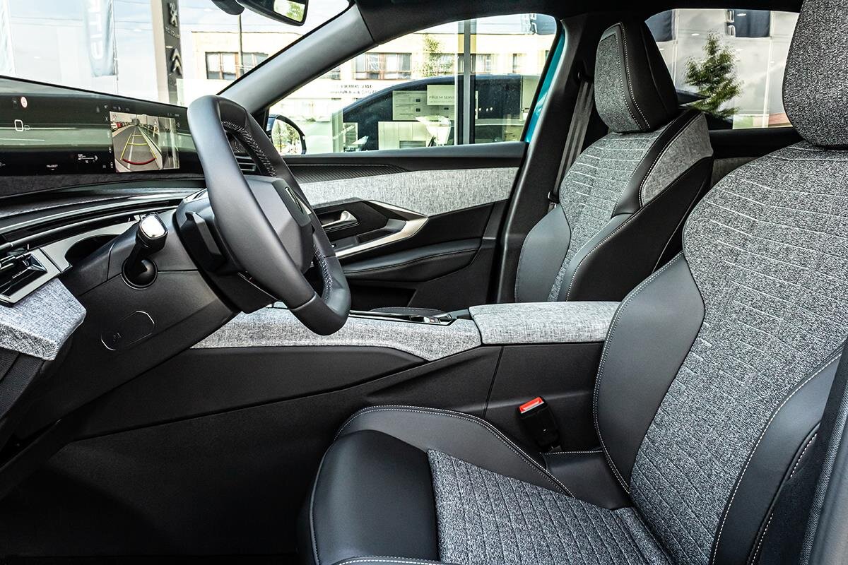 Peugeot 3008 SUV 1,2 l 107 kw