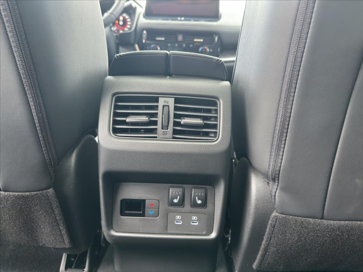 Nissan X-Trail SUV / Terénní 1,5 l 116 kw