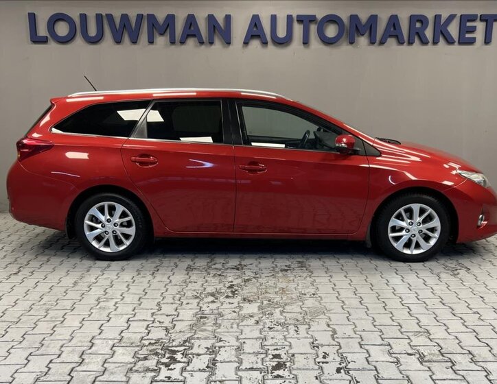 Toyota Auris Kombi 1,6 l 97 kw