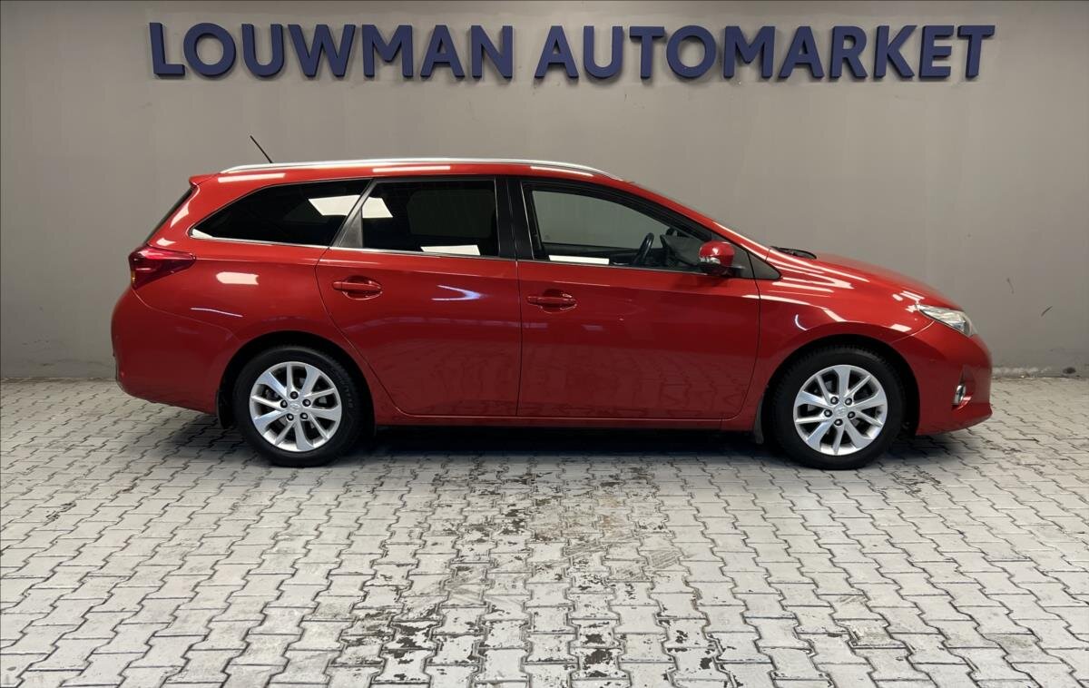 Toyota Auris Kombi 1,6 l 97 kw