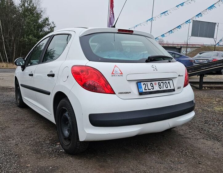 Peugeot 207 Hatchback 1,4 l 50 kw
