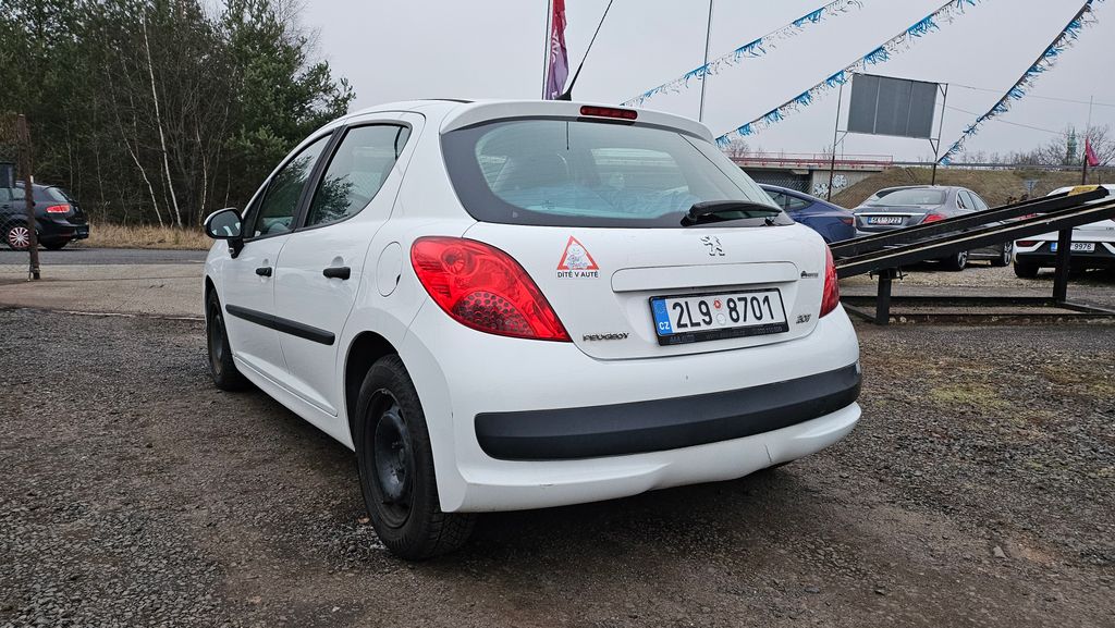 Peugeot 207 Hatchback 1,4 l 50 kw