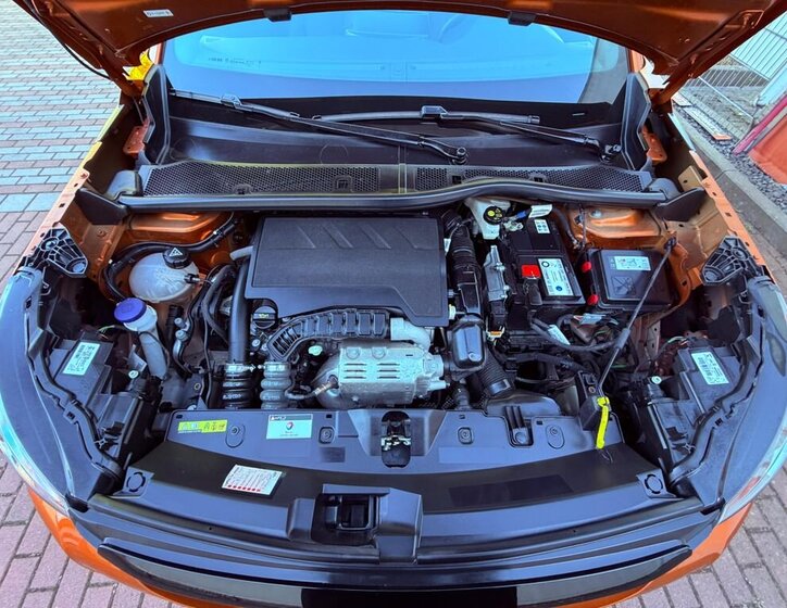 Peugeot 2008 Hatchback 1,2 l 74 kw