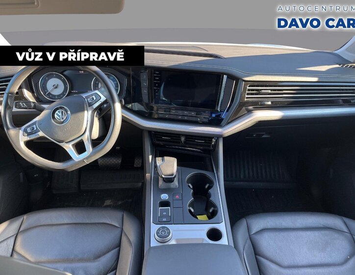 Volkswagen Touareg 5